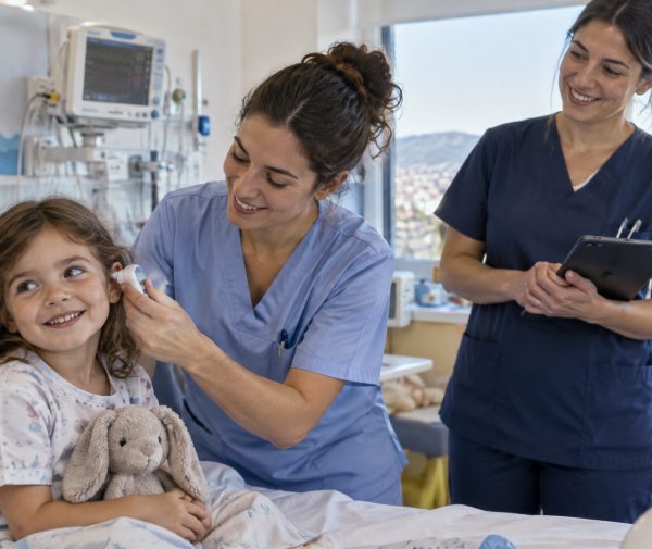 7 Claves para trabajar como TCAE en Pediatría en Galicia (acceso al SERGAS)
